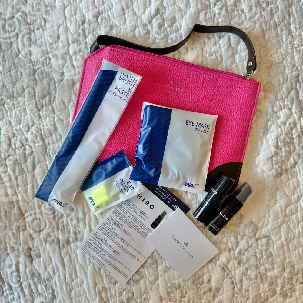ANA Airlines | 2 Hollywood Pink Globe Trotter Amenities Pouch